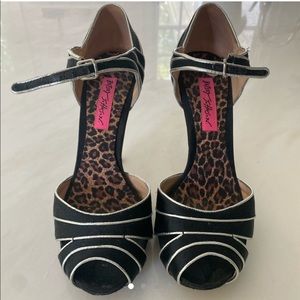 betsey johnson heels